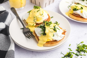 Eggs Benedict with Hollandaise Sauce